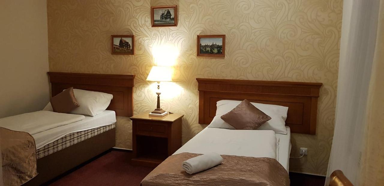 Hotel A Restaurace Pomezi Cínovec Екстериор снимка
