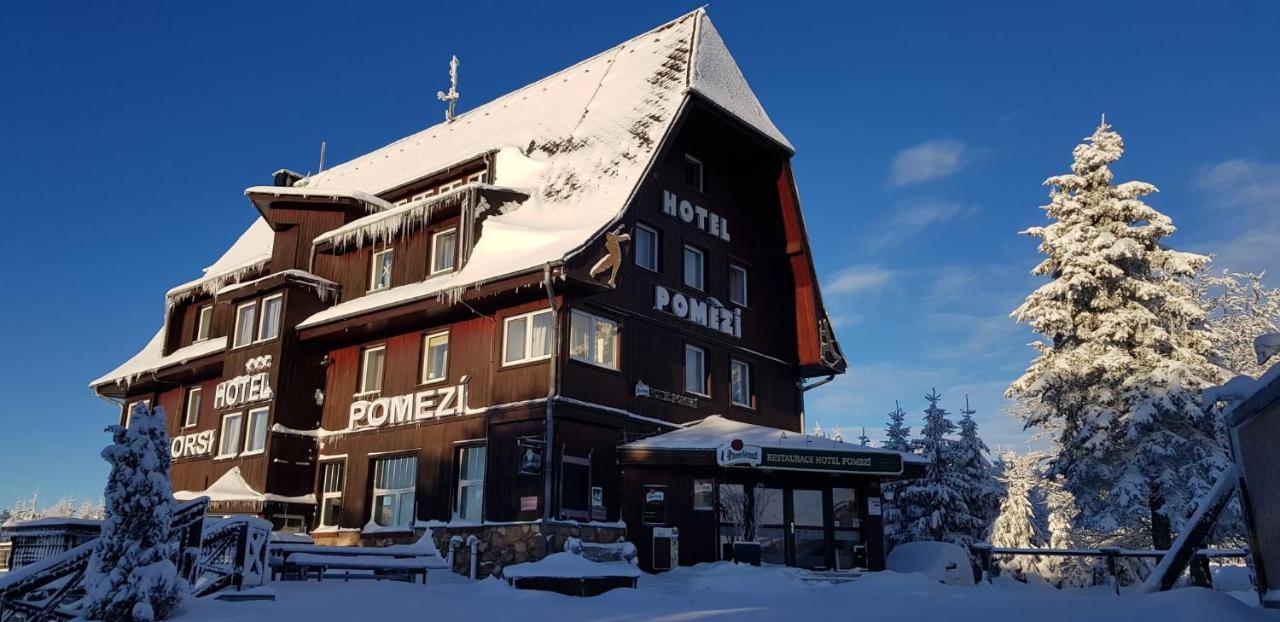 Hotel A Restaurace Pomezi Cínovec Екстериор снимка
