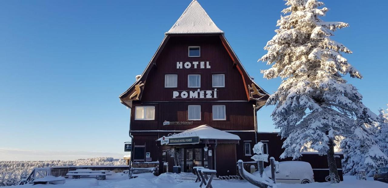 Hotel A Restaurace Pomezi Cínovec Екстериор снимка