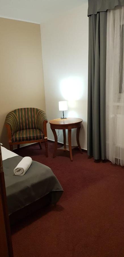 Hotel A Restaurace Pomezi Cínovec Екстериор снимка